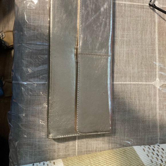 LADIES LEATHER CLUTCH WITH WRIST STRAP - NEW!! - Picture 1 of 5